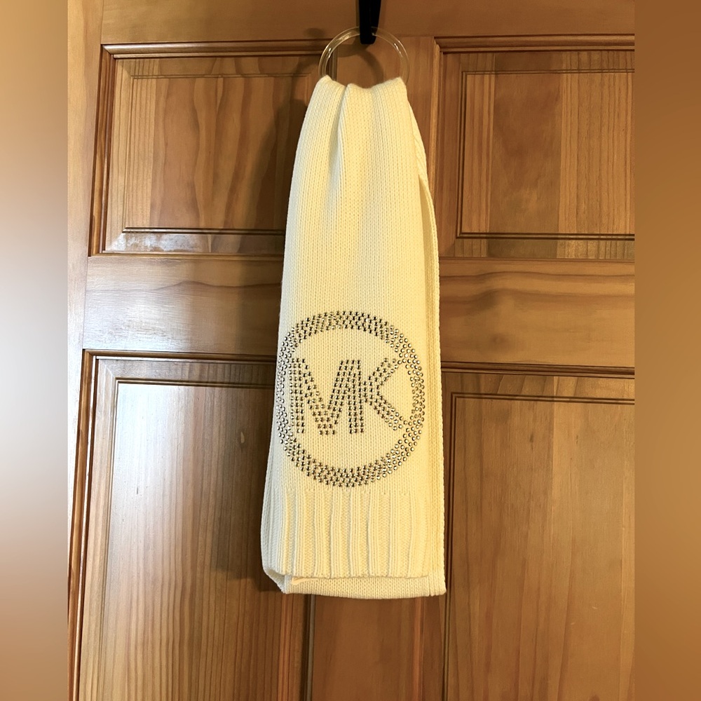 Michael Kors winter scarf